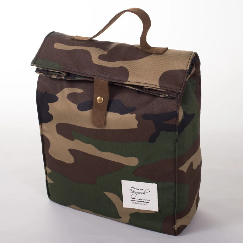 Lunch bags with a magnetic closure for quick and easy accessAlex
