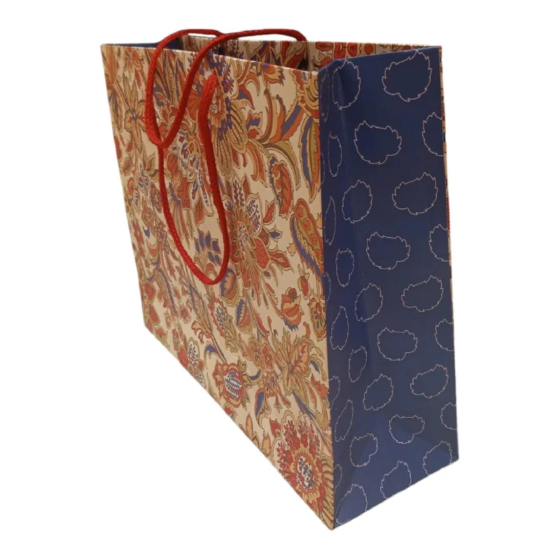 Metallic foil shopping and gift bags with holographic effects for festive occasionsGift Bag L (B) Metallic foil shopping and gift bags with holographic effects for festive occasionsGift Bag L (B)
