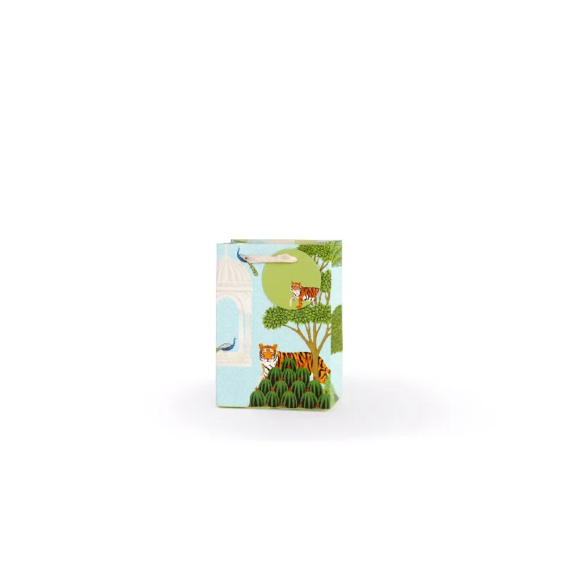 Floral - printed shopping and gift bags with a drawstring top for a feminine lookBagh Small Gift Bags Floral - printed shopping and gift bags with a drawstring top for a feminine lookBagh Small Gift Bags