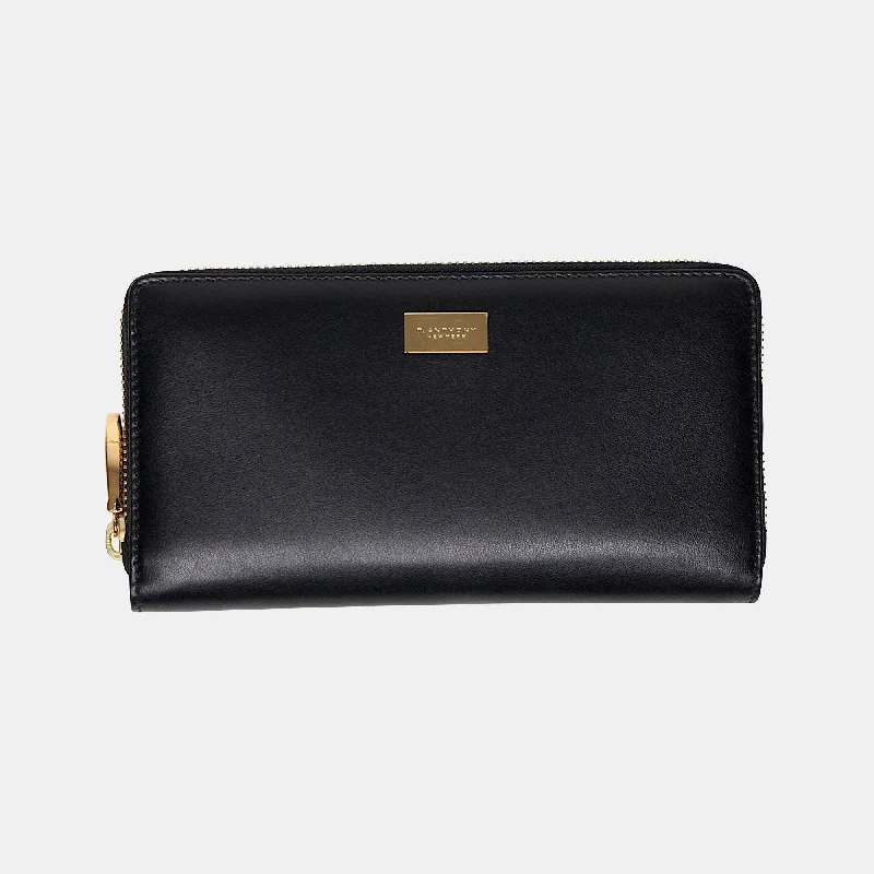 Smart travel bag with integrated GPS tracker for lost item recoveryLUXE LEATHER ZIP AROUND WALLET Smart travel bag with integrated GPS tracker for lost item recoveryLUXE LEATHER ZIP AROUND WALLET