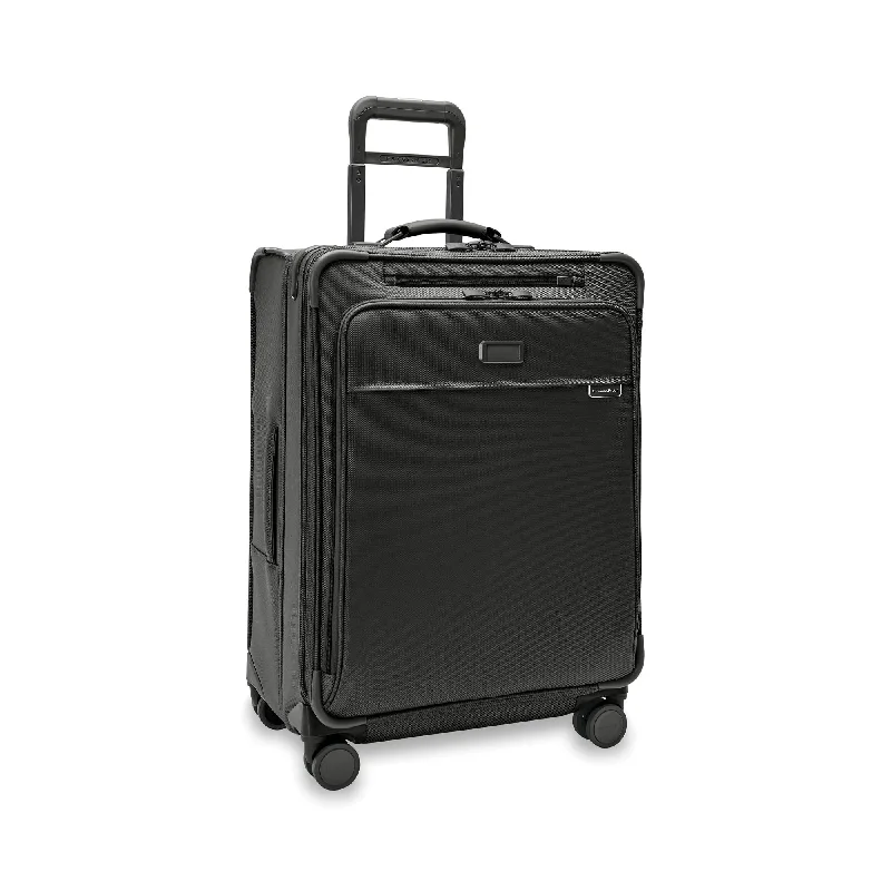 Luggage straps with buckle closures to secure overstuffed bagsBriggs & Riley Baseline Medium Expandable Spinner Luggage straps with buckle closures to secure overstuffed bagsBriggs & Riley Baseline Medium Expandable Spinner