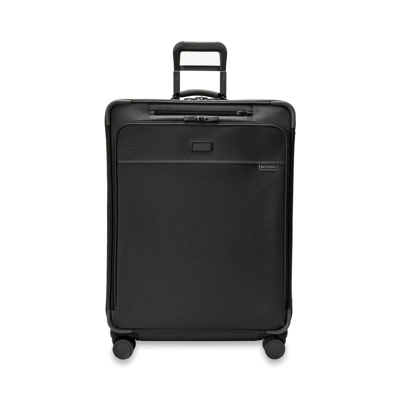 Garment - protected travel bag with hanging system for suits and dressesBriggs & Riley Baseline Large Expandable Spinner Garment - protected travel bag with hanging system for suits and dressesBriggs & Riley Baseline Large Expandable Spinner
