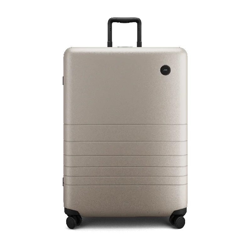 Designer - branded leather travel bag for luxury business travelersCheck-In Large
