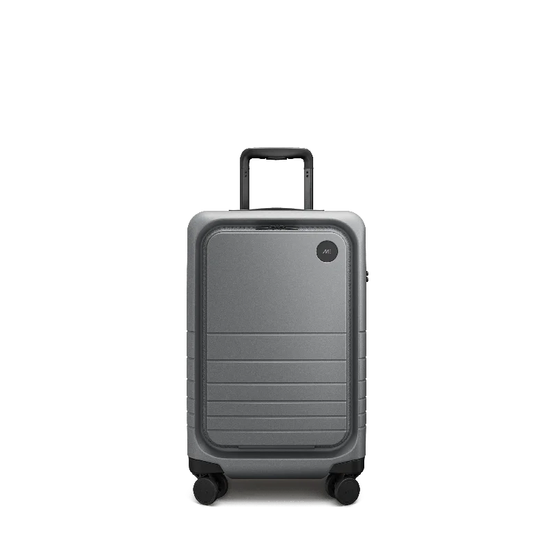 Convertible travel bag that can be used as a backpack or toteExpandable Carry-On Pro Convertible travel bag that can be used as a backpack or toteExpandable Carry-On Pro