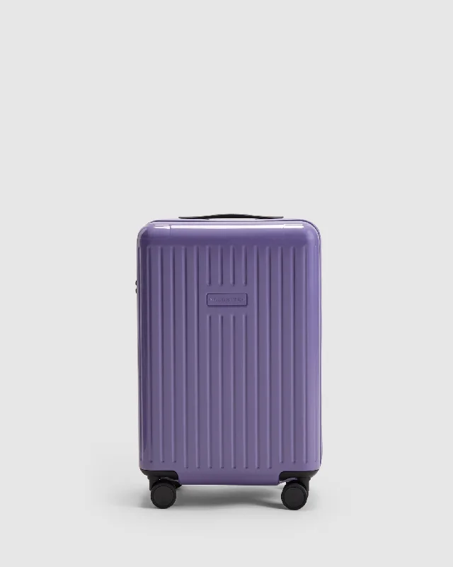Convertible travel bag that can be used as a backpack or toteCarry On Suitcase - Violet Purple Convertible travel bag that can be used as a backpack or toteCarry On Suitcase - Violet Purple