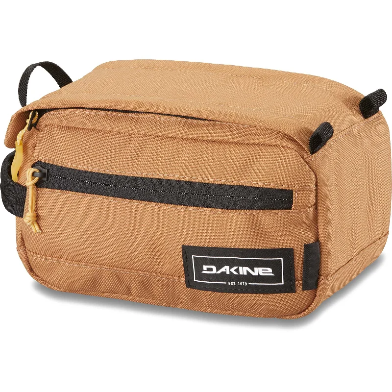 Foldable fabric travel bag for convenient storage when not in useGroomer Medium Travel Kit Foldable fabric travel bag for convenient storage when not in useGroomer Medium Travel Kit