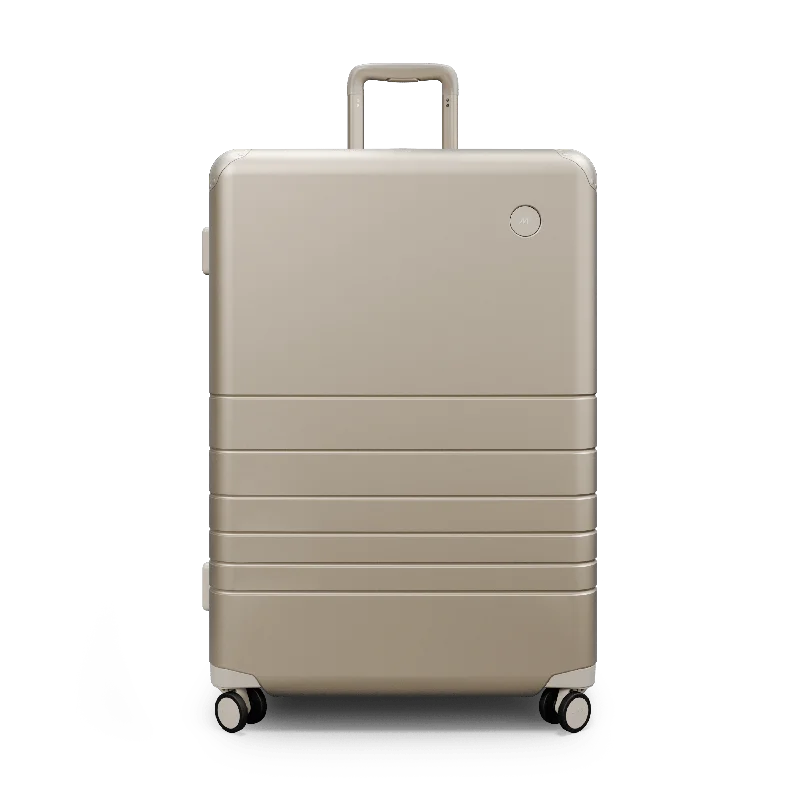 Garment - protected travel bag with hanging system for suits and dressesHybrid Check-In Large Garment - protected travel bag with hanging system for suits and dressesHybrid Check-In Large