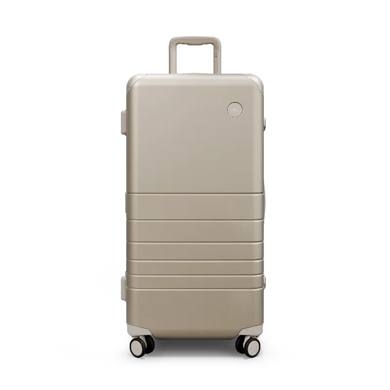 Waterproof canvas travel bag suitable for beach and outdoor vacationsHybrid Trunk