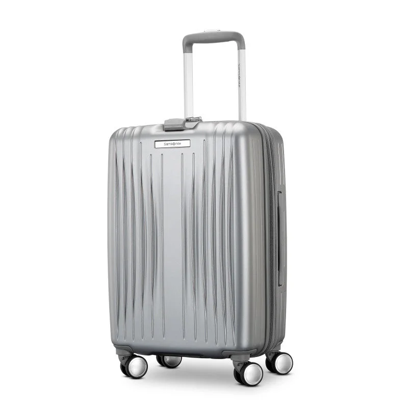 Travel bag with a retractable garment rack for easy unpackingSamsonite Opto 3 Carry-On Expandable Spinner Travel bag with a retractable garment rack for easy unpackingSamsonite Opto 3 Carry-On Expandable Spinner