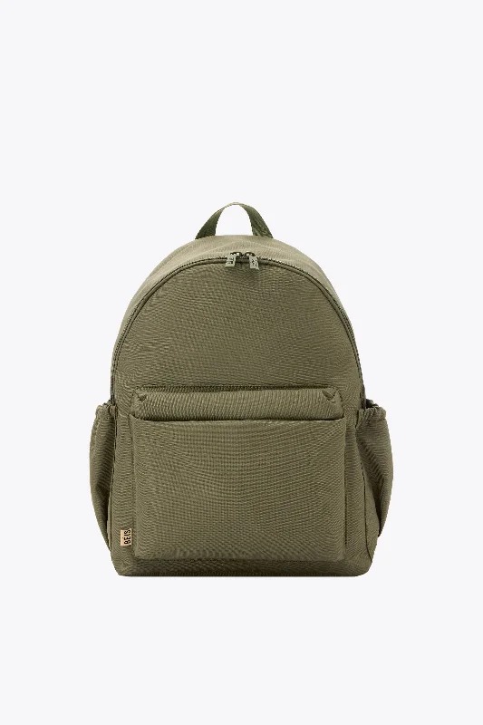 Designer - branded leather travel bag for luxury business travelersThe BÉISics Backpack in Olive Designer - branded leather travel bag for luxury business travelersThe BÉISics Backpack in Olive