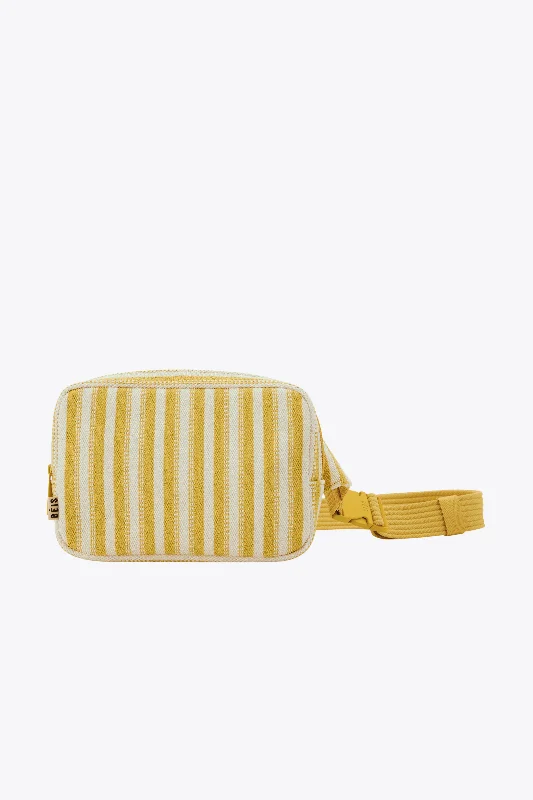 Travel bag with a retractable garment rack for easy unpackingThe Belt Bag in Honey Stripe Travel bag with a retractable garment rack for easy unpackingThe Belt Bag in Honey Stripe