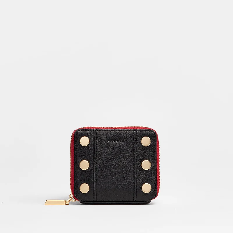 Eco-friendly money clips made from sustainable materials5 North | Black/Brushed Gold Red Zip Eco-friendly money clips made from sustainable materials5 North | Black/Brushed Gold Red Zip