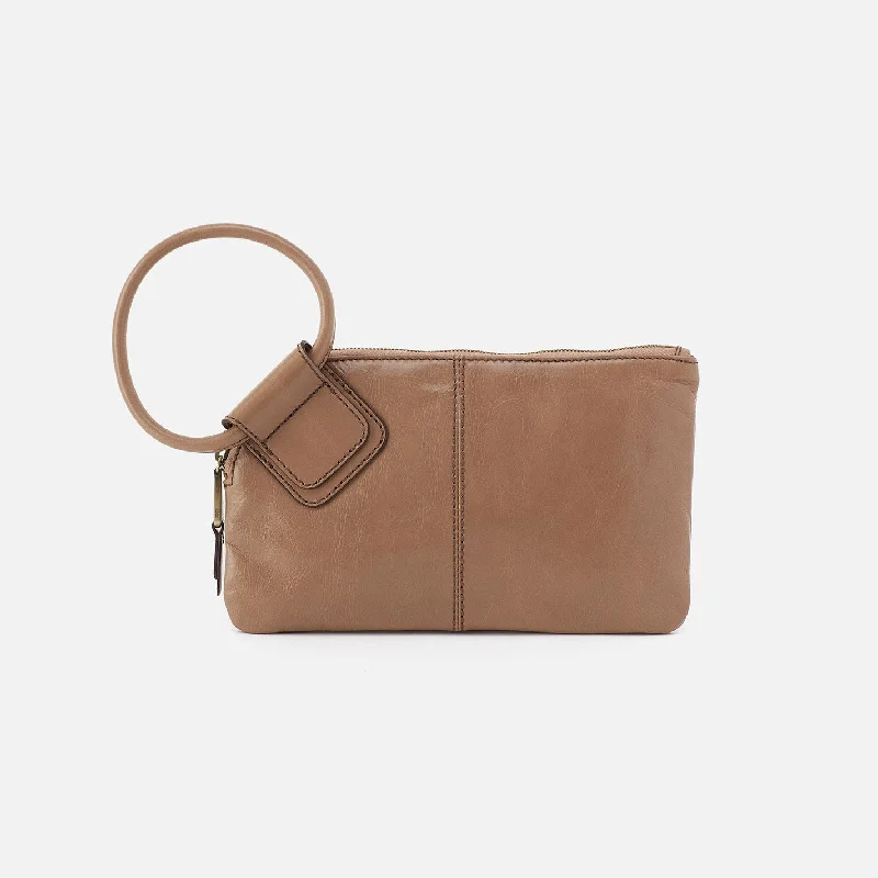 How to clean and maintain metal money clipsSable Wristlet In Polished Leather - Cashmere How to clean and maintain metal money clipsSable Wristlet In Polished Leather - Cashmere