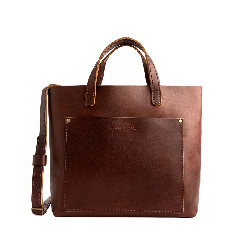 Magnetic - closure coin and key purses for easy accessMedium Crossbody Tote