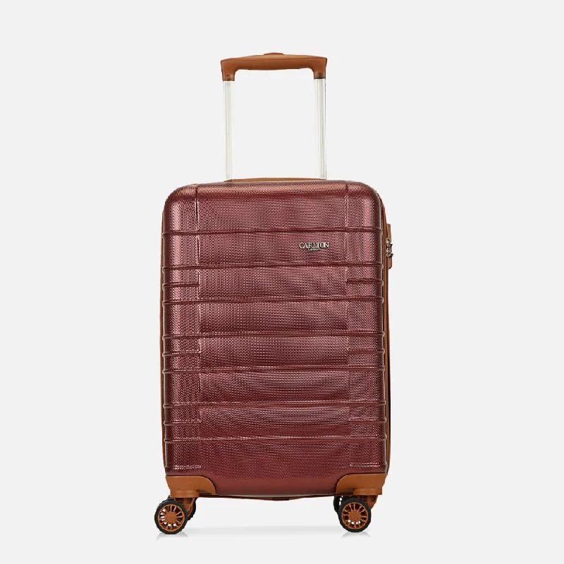 Travel bag with a retractable garment rack for easy unpackingVesta