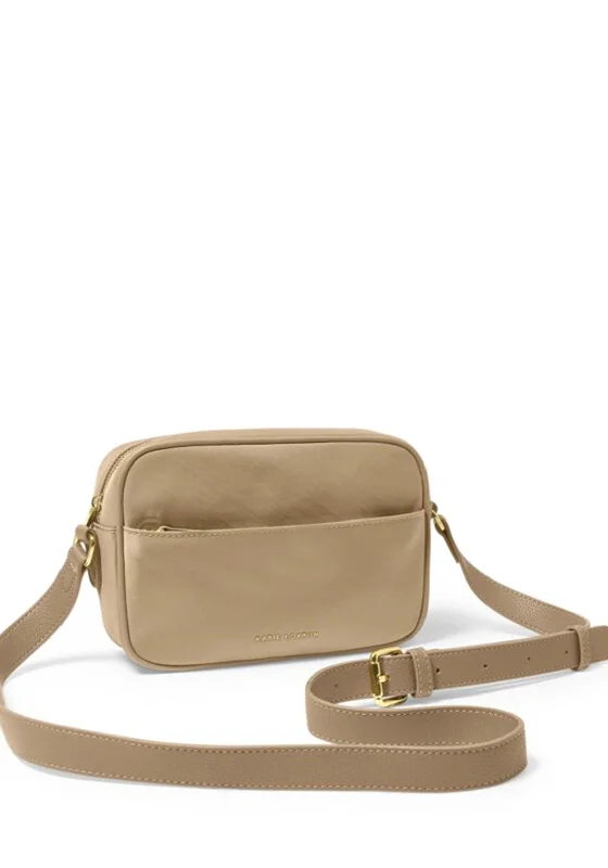 Hiking - specific men's crossbody bag with a hydration bladder pocketKatie Loxton Nylon Luxe Camera Bag, Taupe Hiking - specific men's crossbody bag with a hydration bladder pocketKatie Loxton Nylon Luxe Camera Bag, Taupe