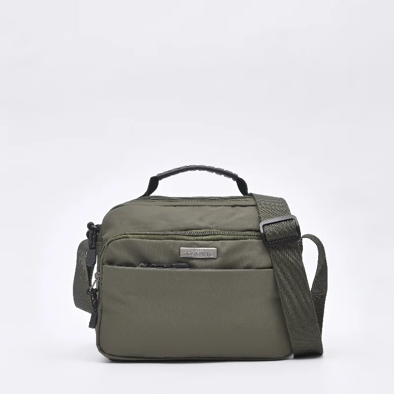 Waterproof nylon men's crossbody bag for outdoor activitiesMulti Compartment Nylon Sling Bag - TGSB0312NN3BL4 Waterproof nylon men's crossbody bag for outdoor activitiesMulti Compartment Nylon Sling Bag - TGSB0312NN3BL4