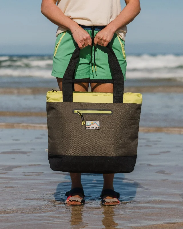 Men's backpack with a reflective strip for night-time visibilityTote Recycled Cooler Bag - Khaki Multi Men's backpack with a reflective strip for night-time visibilityTote Recycled Cooler Bag - Khaki Multi