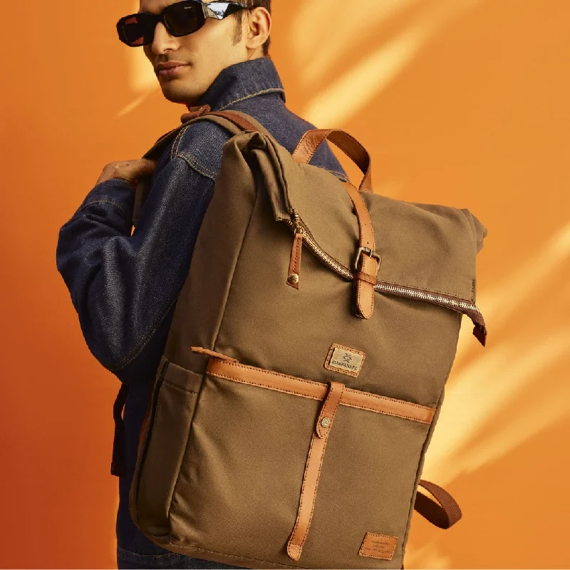 Men's leather backpack with vintage-style brass hardware for business useVoyager - The Rucksack Men's leather backpack with vintage-style brass hardware for business useVoyager - The Rucksack